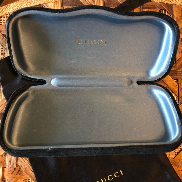 Gorgeous GUCCI Black Velvet Hardshell Eyeglass Case and Silk Pouch - Picture 2 of 3